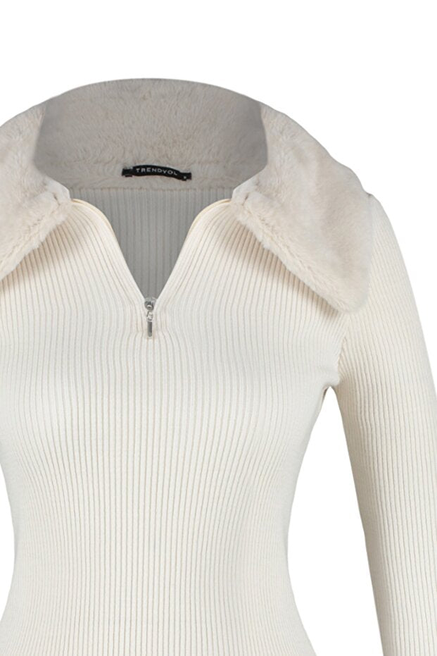 Polo Collar Ecru Knitwear Sweater - Faux Fur Detailed