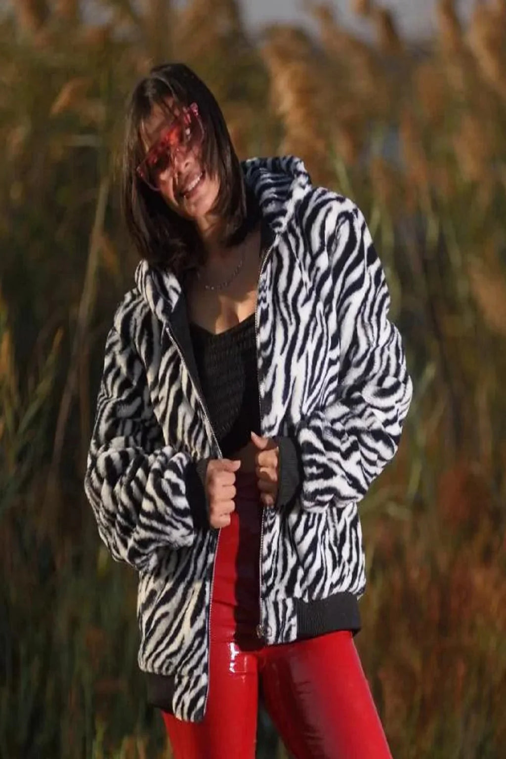 Gabardine Feather Vest On The Shoulder - All About Eg