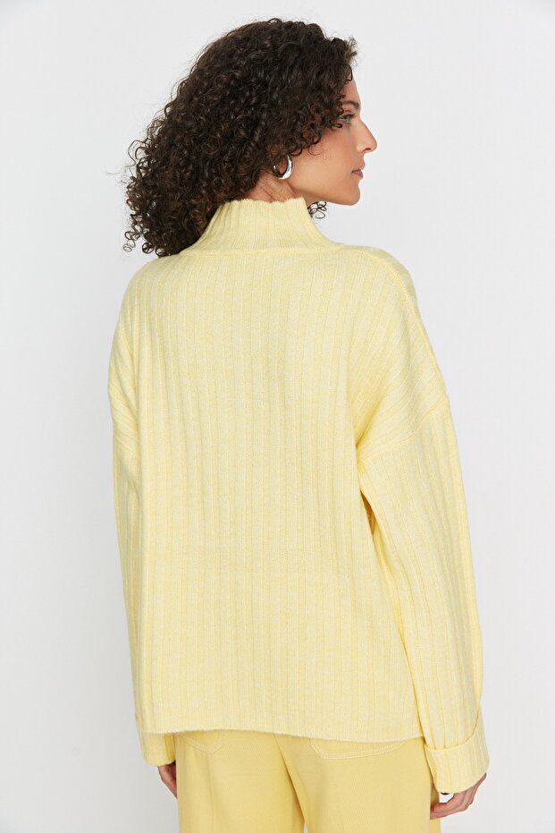 Yellow Wide Fit Soft Textured Stand Collar Knitwear Sweater