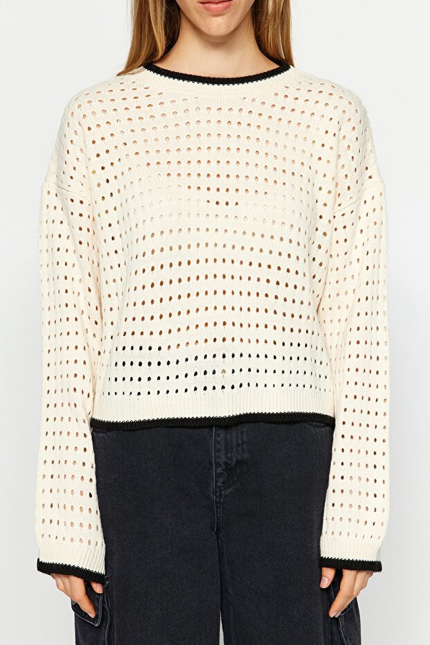 Crew Neck Ecru Knitwear Sweater - Openwork Hole