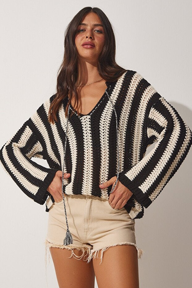 Women's Black Lace Seasonal Knit Blouse